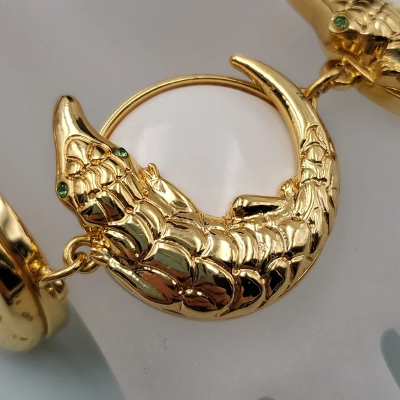 Lilly Pulitzer Gold Tone Alligator Necklace - Picture 7 of 11